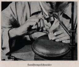 image link-to-bauer-1930-wie-ein-druck-buchstabe-entsteht-1200rgb-0007-lucien-bernhard-and-patrix-cutting-crop-handstempelschneider-sf0.jpg