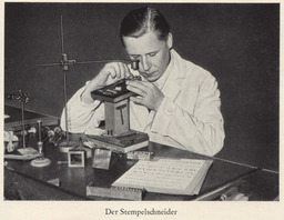 image link-to-bohadti-1954-die-buchdruckletter-1200rgb-0161-die-stempelschneider-and-matrizenbohrmaschine-crop-stempelschneider-sf0.jpg